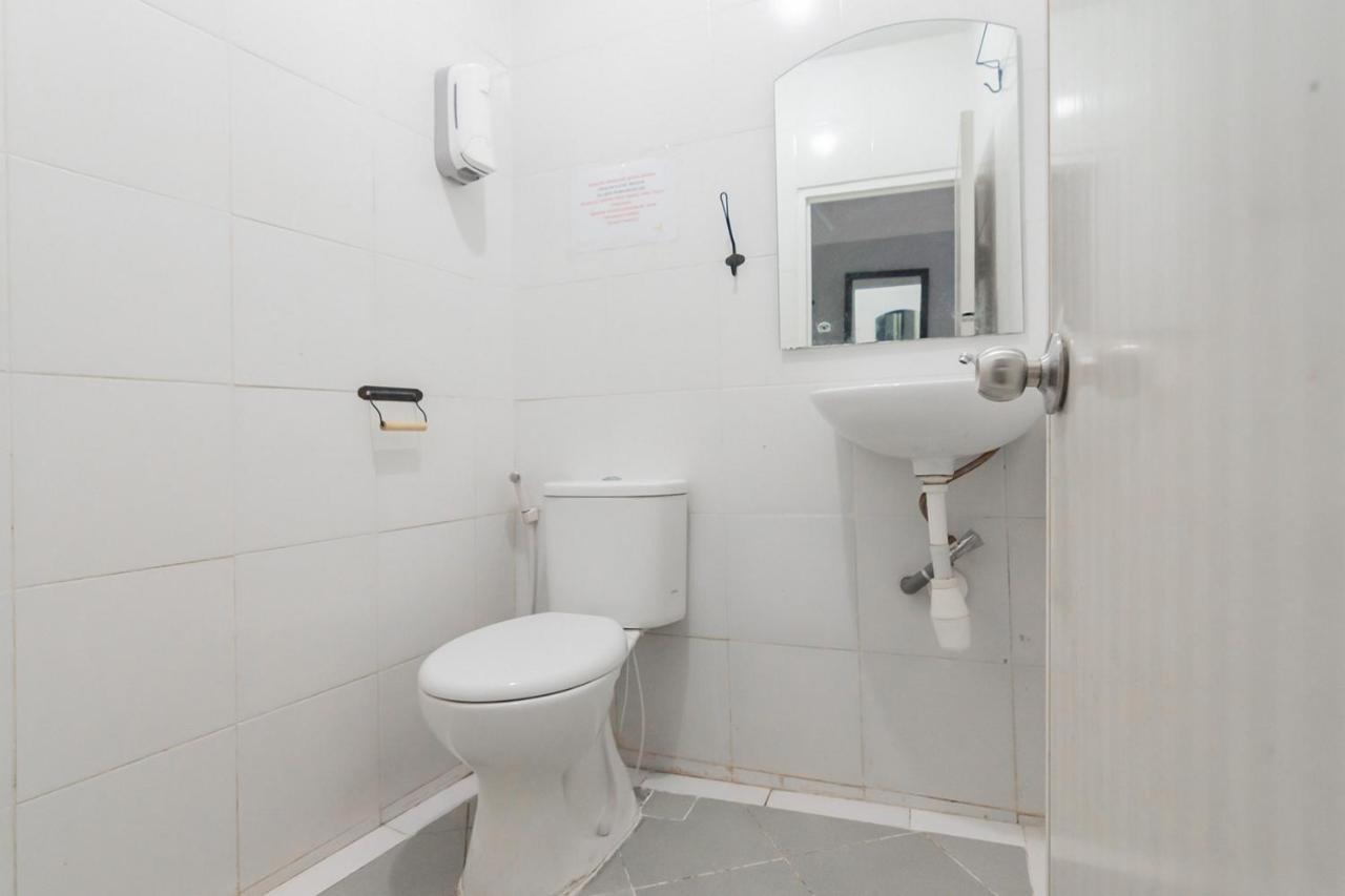 Reddoorz At Sani Guest House Balikpapan Exteriör bild