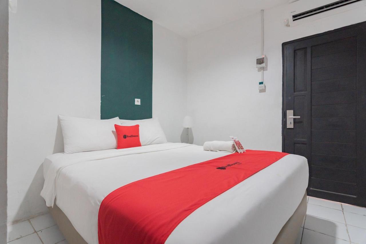 Reddoorz At Sani Guest House Balikpapan Exteriör bild