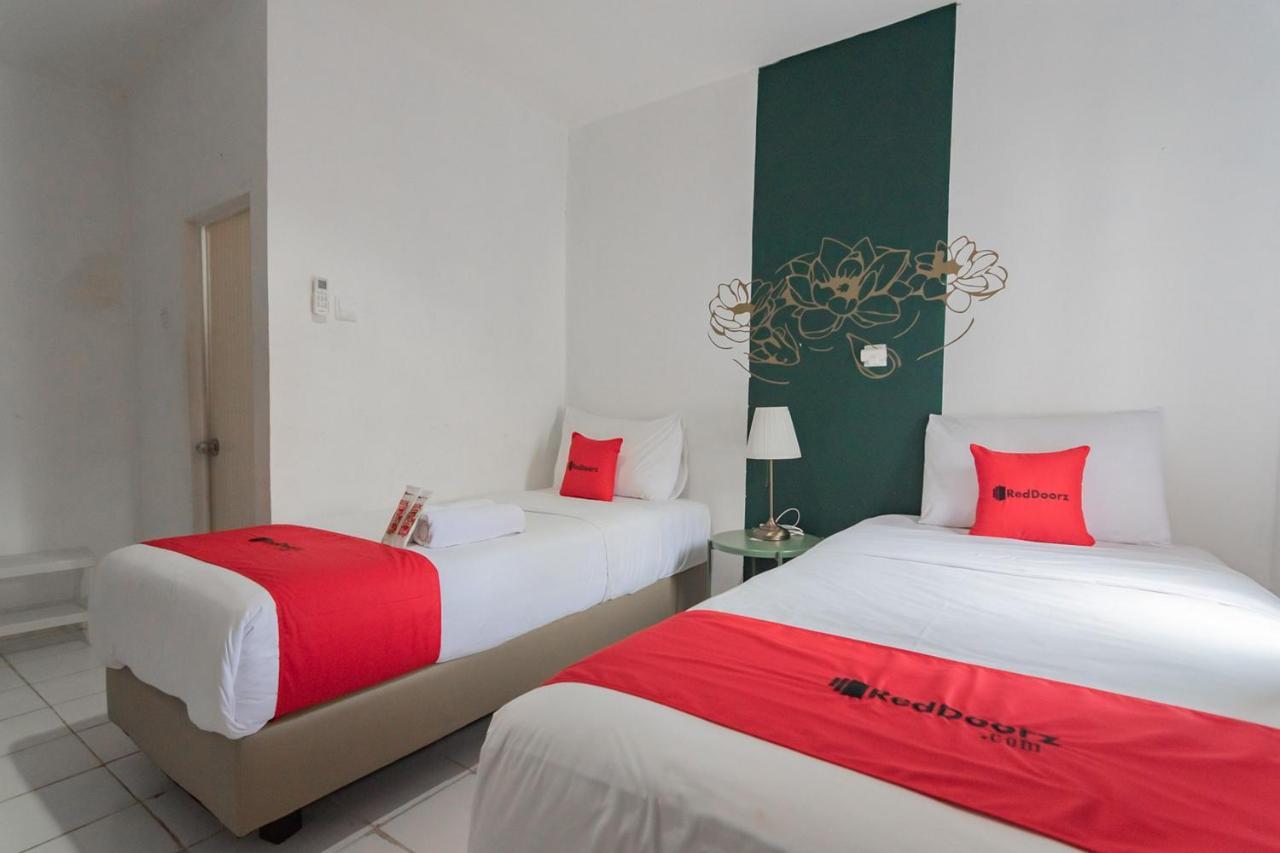 Reddoorz At Sani Guest House Balikpapan Exteriör bild