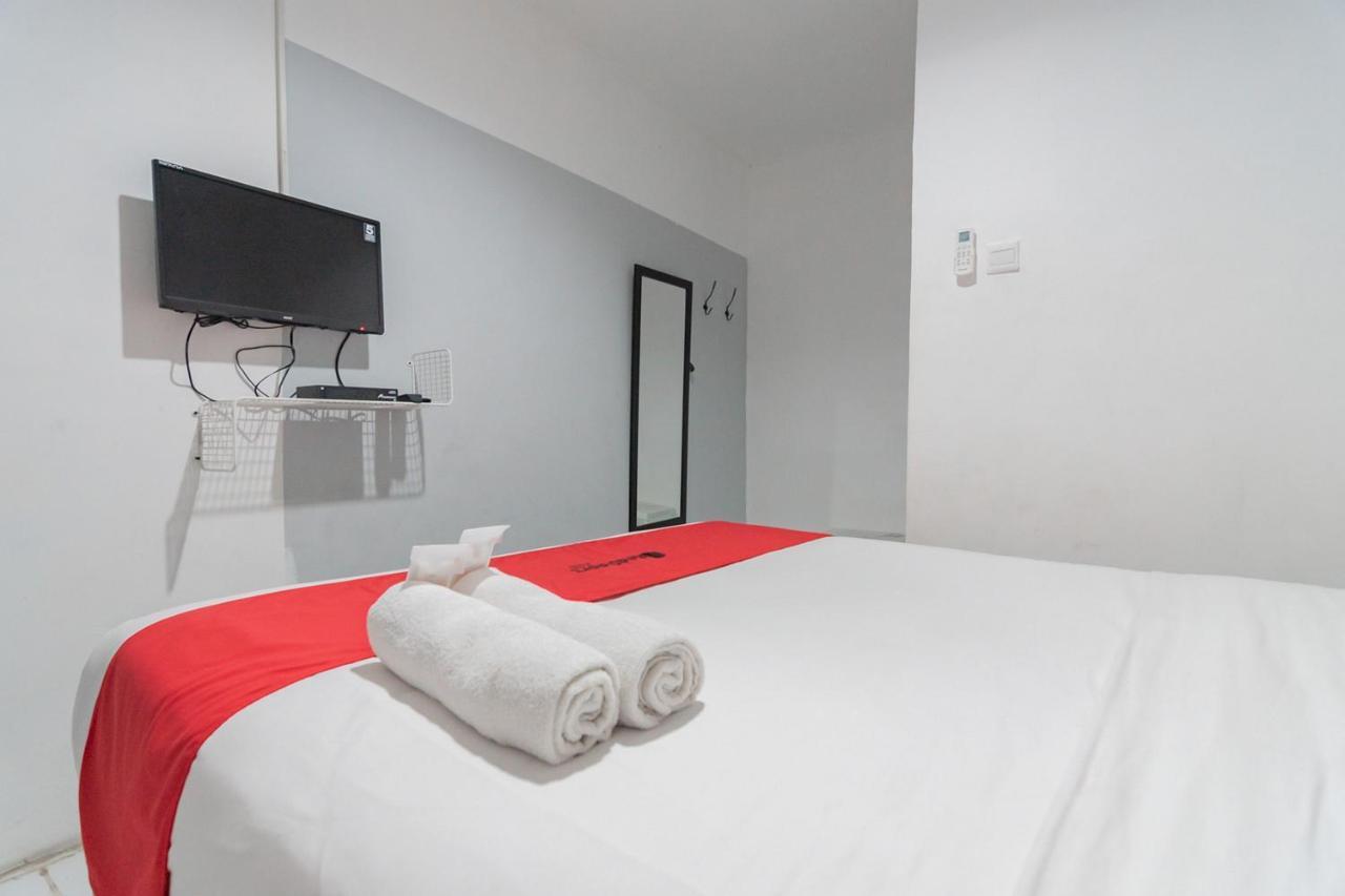 Reddoorz At Sani Guest House Balikpapan Exteriör bild