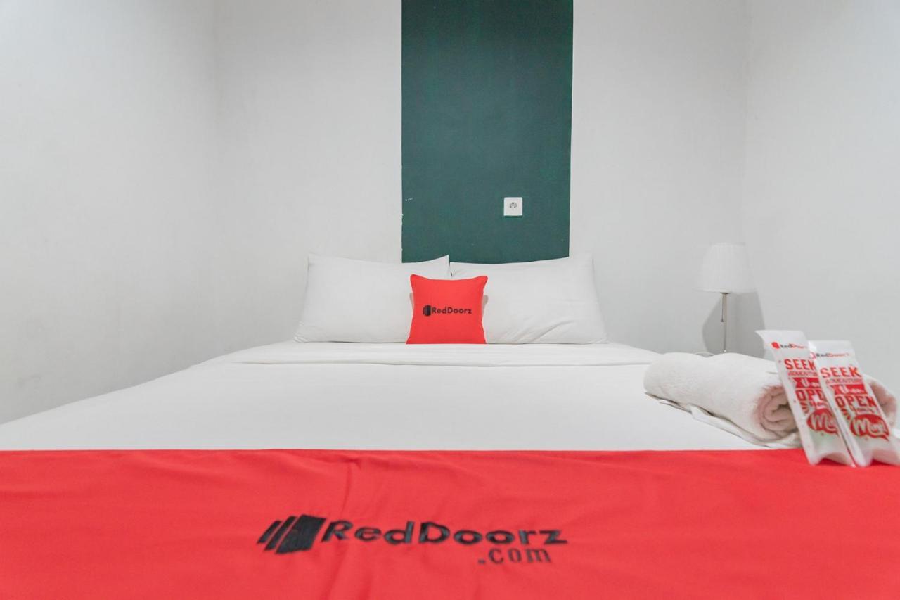 Reddoorz At Sani Guest House Balikpapan Exteriör bild