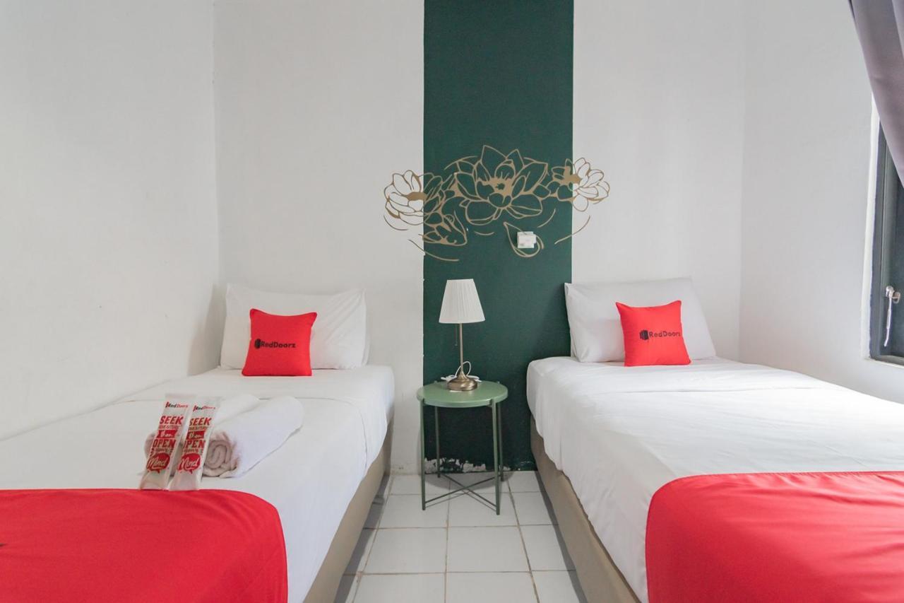 Reddoorz At Sani Guest House Balikpapan Exteriör bild