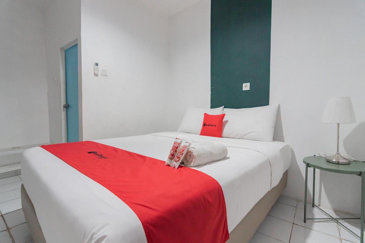 Reddoorz At Sani Guest House Balikpapan Exteriör bild
